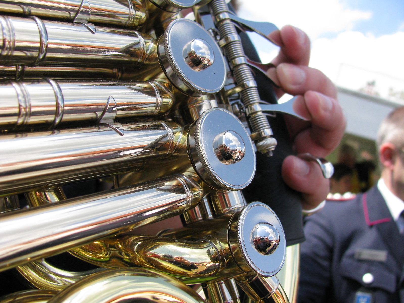 french-horn-valves-levers-art's music shop