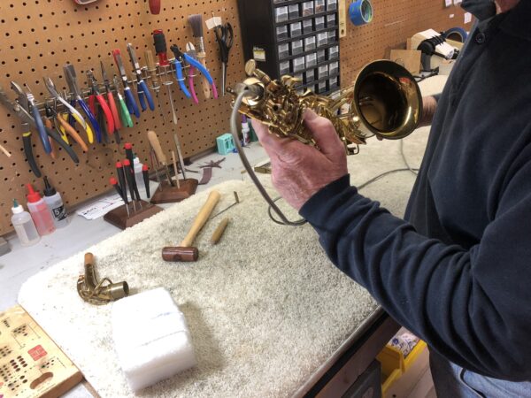 art's music shop saxophone repair